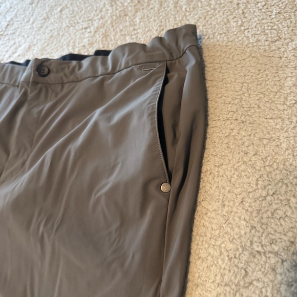 Vuori Fleet Joggers Lightweight Performance Stretch  Color: Charcoal Size XXL - Picture 5 of 16